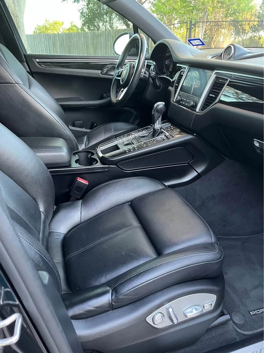 2018 Porsche Macan Turbo - Image 7 of 10