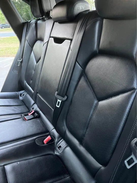 2018 Porsche Macan Turbo - Image 8 of 10