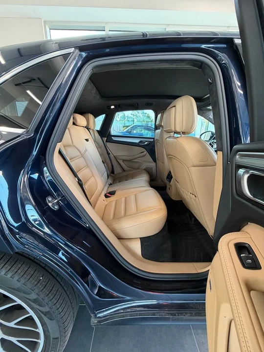 2018 Porsche Macan Turbo - Image 13 of 15