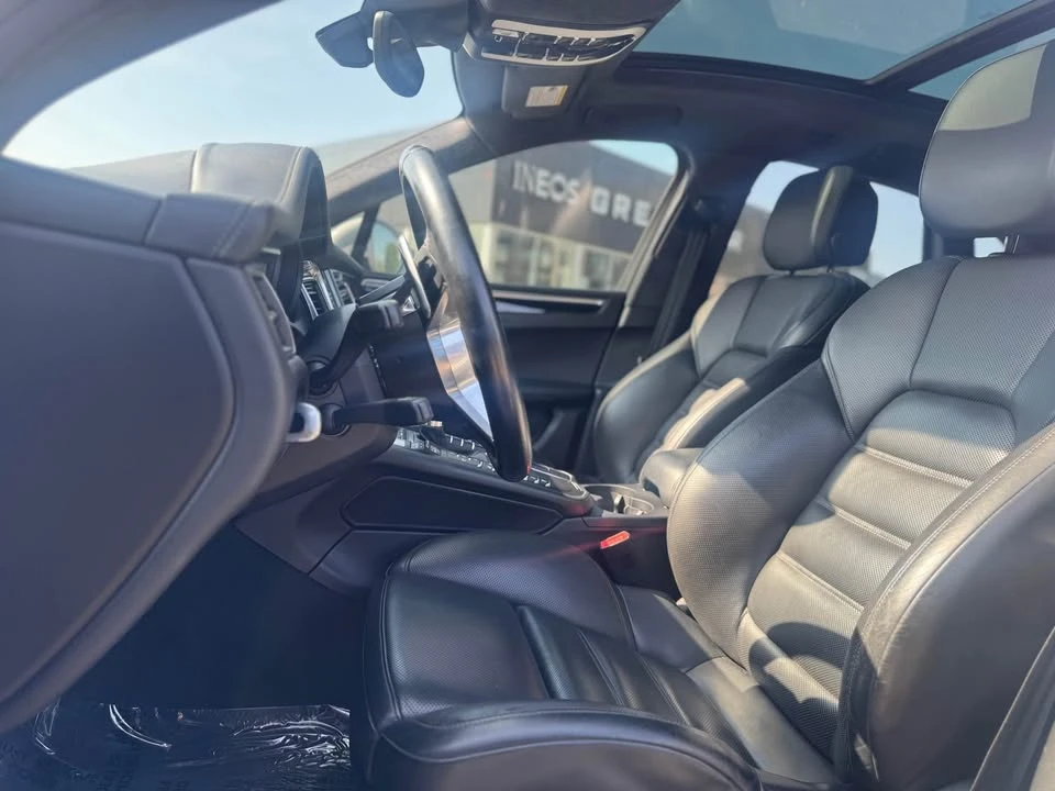 2018 Porsche Macan Turbo - Image 11 of 15