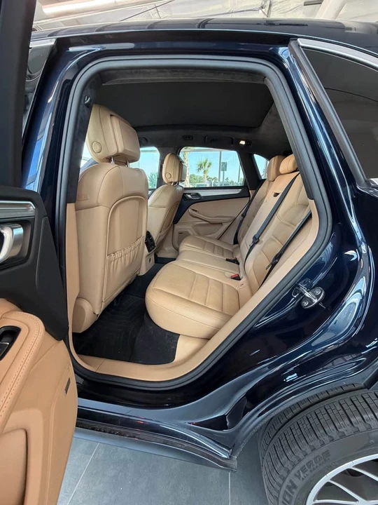 2018 Porsche Macan Turbo - Image 8 of 15