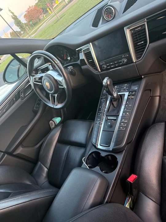 2018 Porsche Macan Turbo - Image 6 of 10