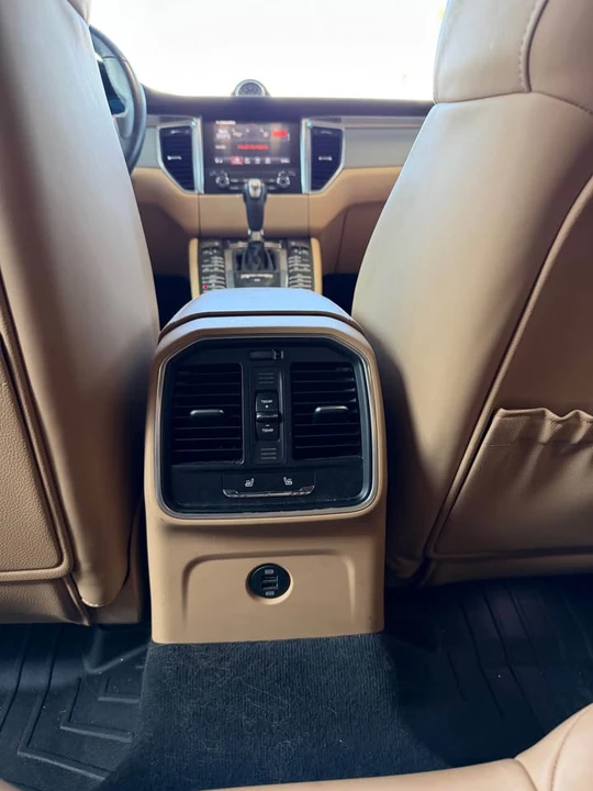 2018 Porsche Macan Turbo - Image 9 of 15