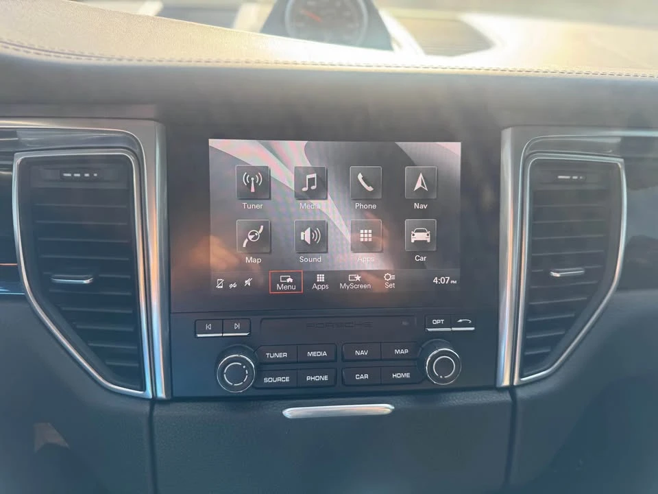 2018 Porsche Macan Turbo - Image 14 of 15