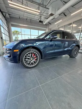 2018 Porsche Macan Turbo Sport Utility 4D