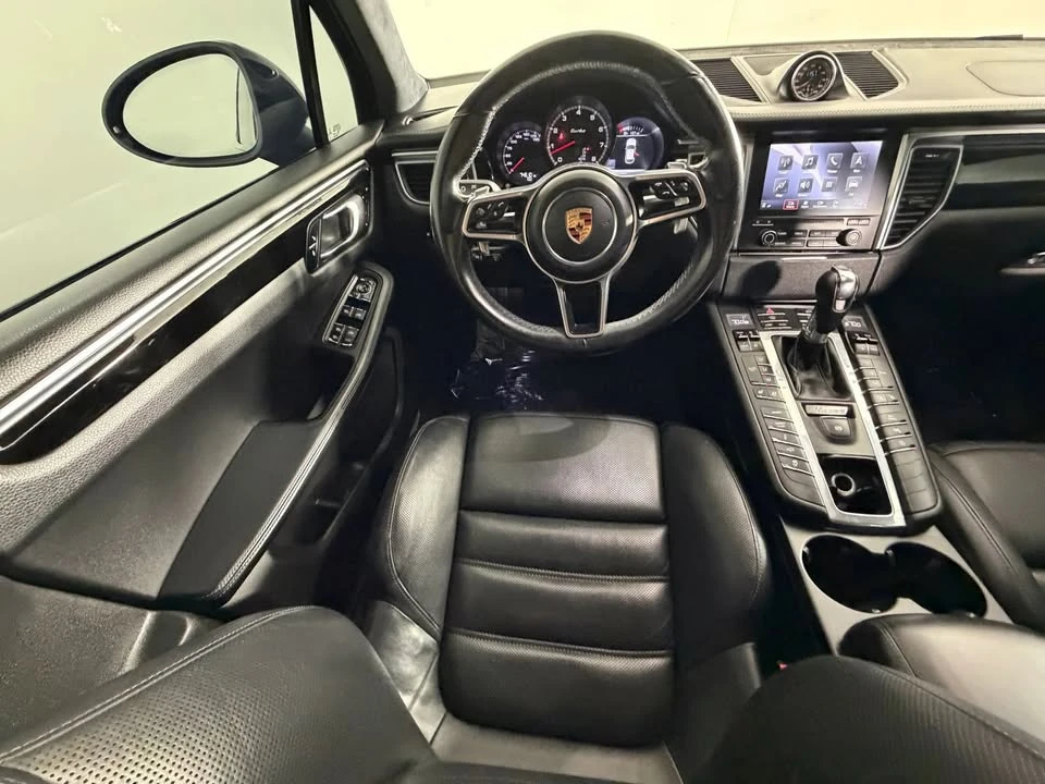 2018 Porsche Macan Turbo - Image 12 of 20