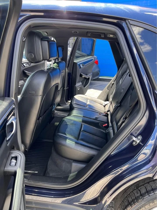 2018 Porsche Macan Turbo - Image 12 of 19