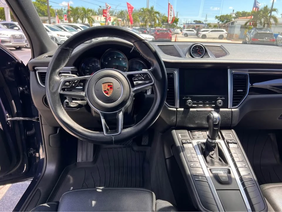 2018 Porsche Macan Turbo - Image 17 of 19