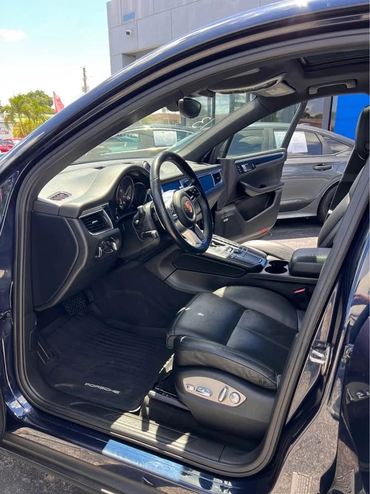 2018 Porsche Macan Turbo - Image 11 of 19