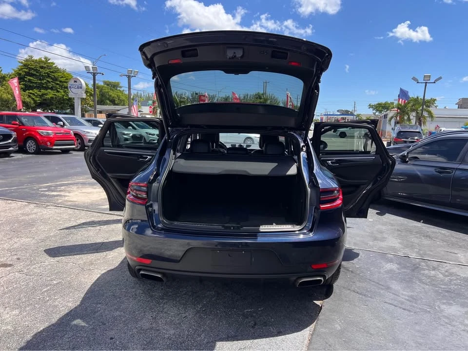 2018 Porsche Macan Turbo - Image 13 of 19
