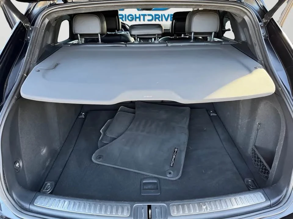 2018 Porsche Macan Turbo - Image 17 of 19