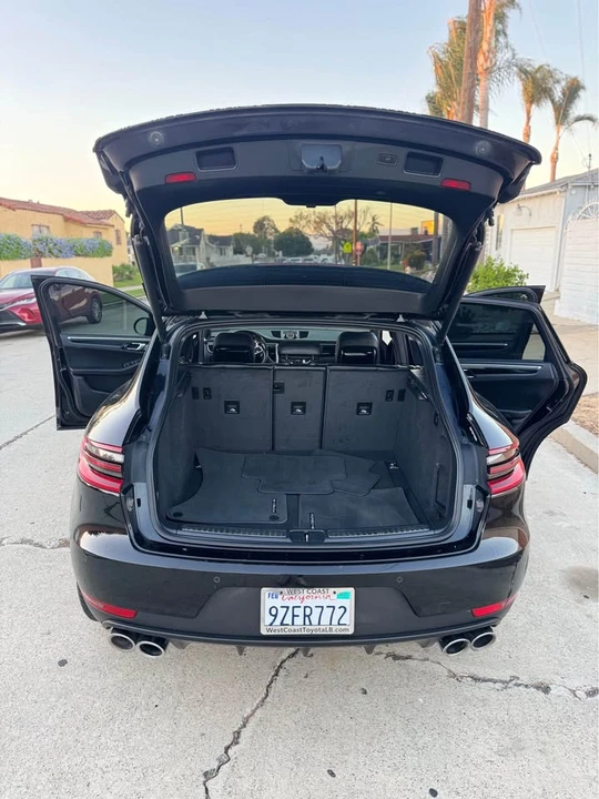 2018 Porsche Macan Turbo - Image 15 of 20