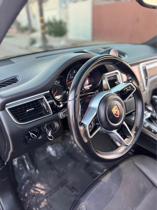 2018 Porsche Macan Turbo - Image 18 of 18