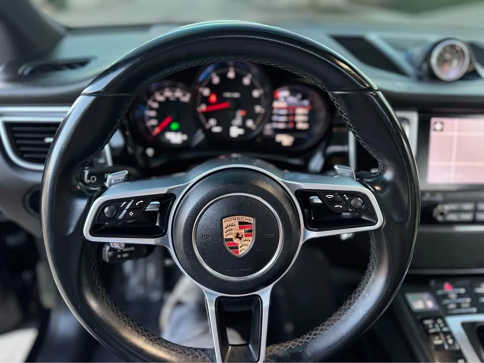 2018 Porsche Macan Turbo - Image 15 of 19