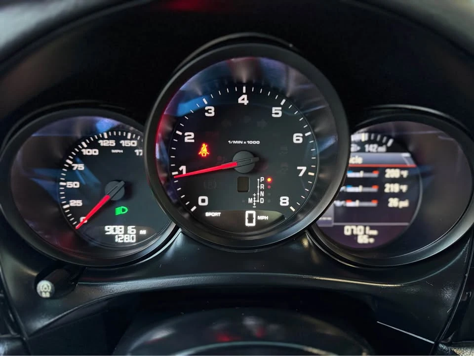 2018 Porsche Macan Turbo - Image 14 of 19