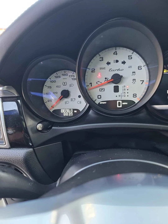 2018 Porsche Macan Turbo - Image 13 of 17