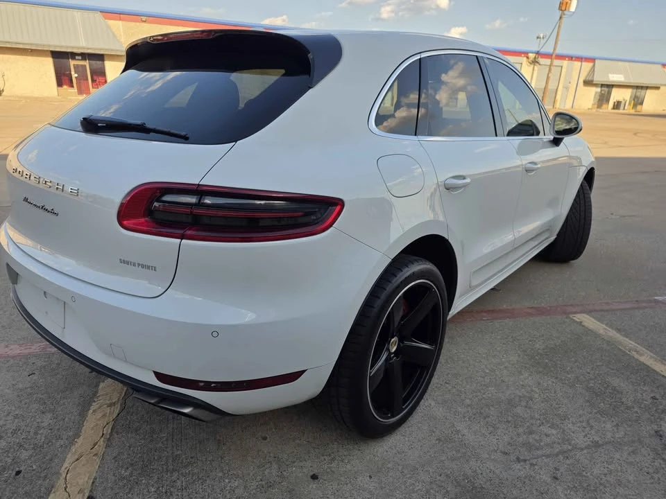 2018 Porsche Macan Turbo - Image 8 of 17