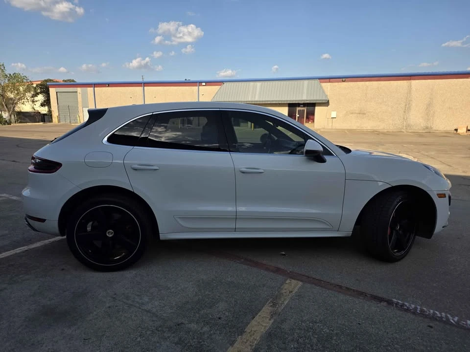 2018 Porsche Macan Turbo - Image 9 of 17