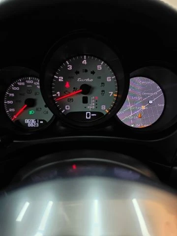 2018 Porsche Macan Turbo - Image 24 of 31