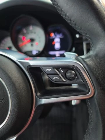 2018 Porsche Macan Turbo - Image 23 of 31