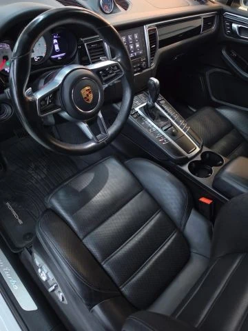 2018 Porsche Macan Turbo - Image 20 of 31