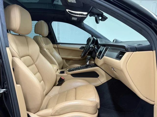 2018 Porsche Macan Turbo - Image 11 of 21