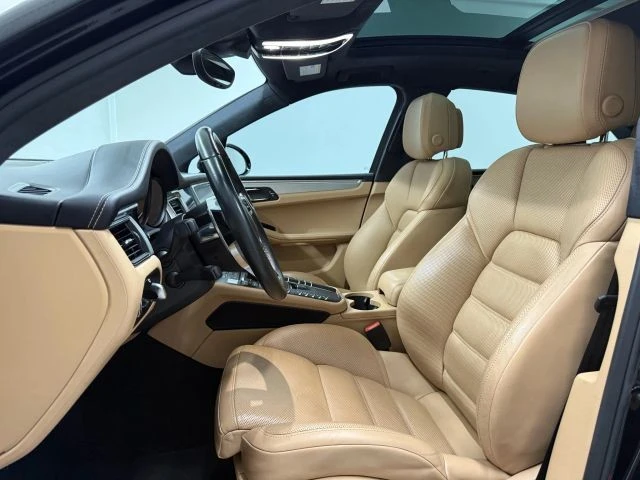2018 Porsche Macan Turbo - Image 12 of 12