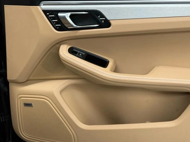2018 Porsche Macan Turbo - Image 20 of 21