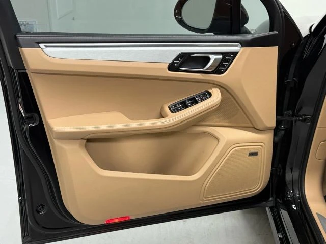 2018 Porsche Macan Turbo - Image 21 of 21