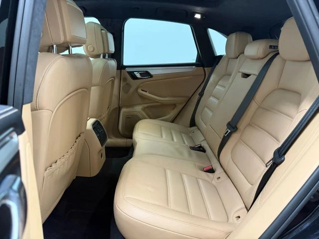 2018 Porsche Macan Turbo - Image 15 of 21