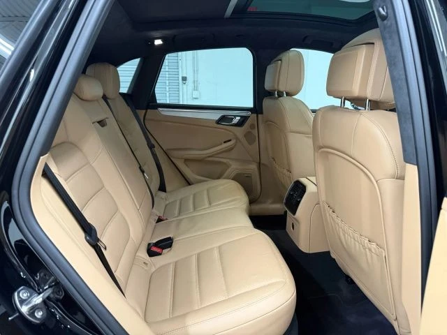 2018 Porsche Macan Turbo - Image 16 of 21