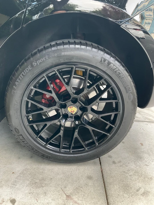 2018 Porsche Macan Turbo - Image 16 of 25