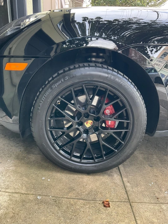 2018 Porsche Macan Turbo - Image 17 of 25