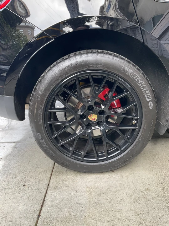 2018 Porsche Macan Turbo - Image 15 of 25
