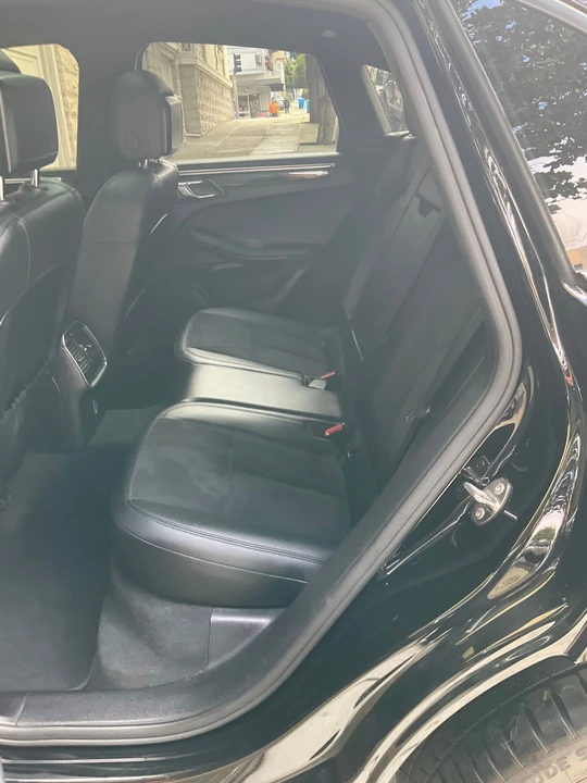 2018 Porsche Macan Turbo - Image 9 of 25