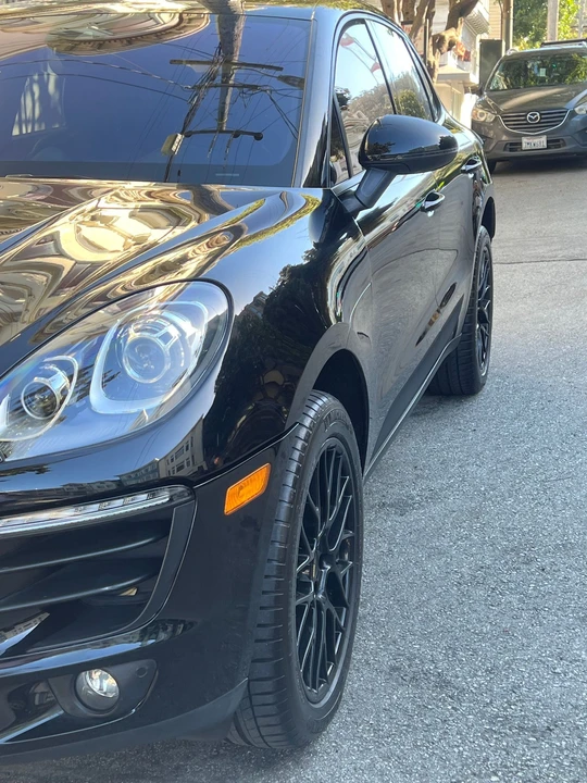 2018 Porsche Macan Turbo - Image 2 of 25
