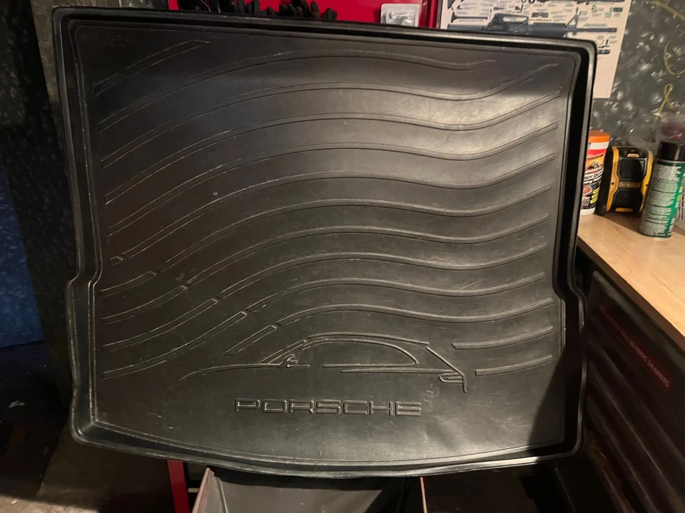 2018 Porsche Macan Turbo - Image 21 of 25
