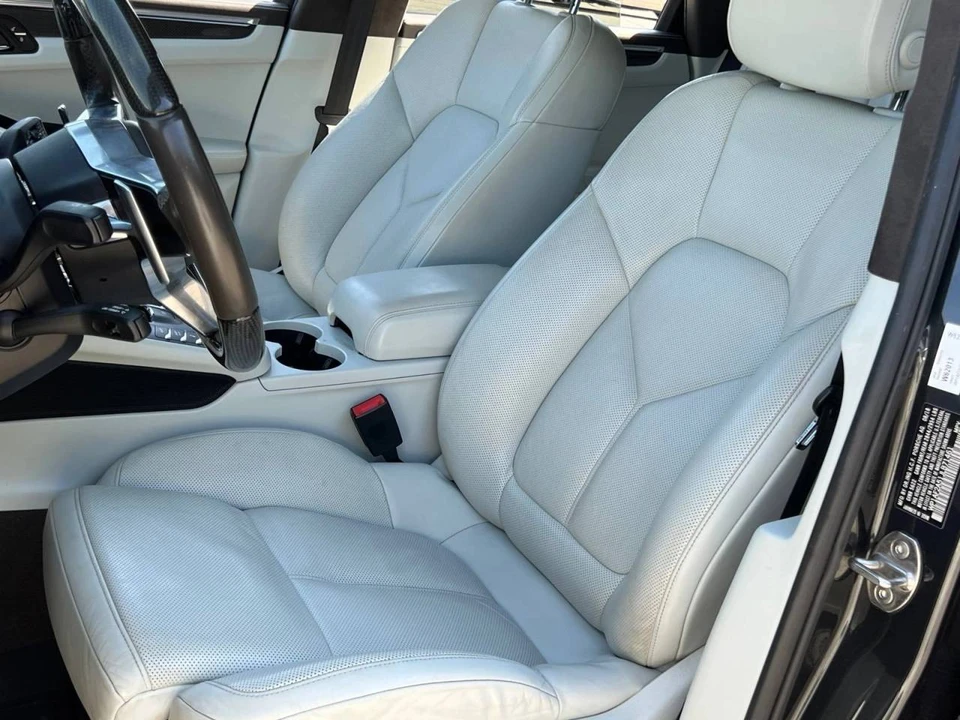 2018 Porsche Macan Turbo - Image 5 of 5