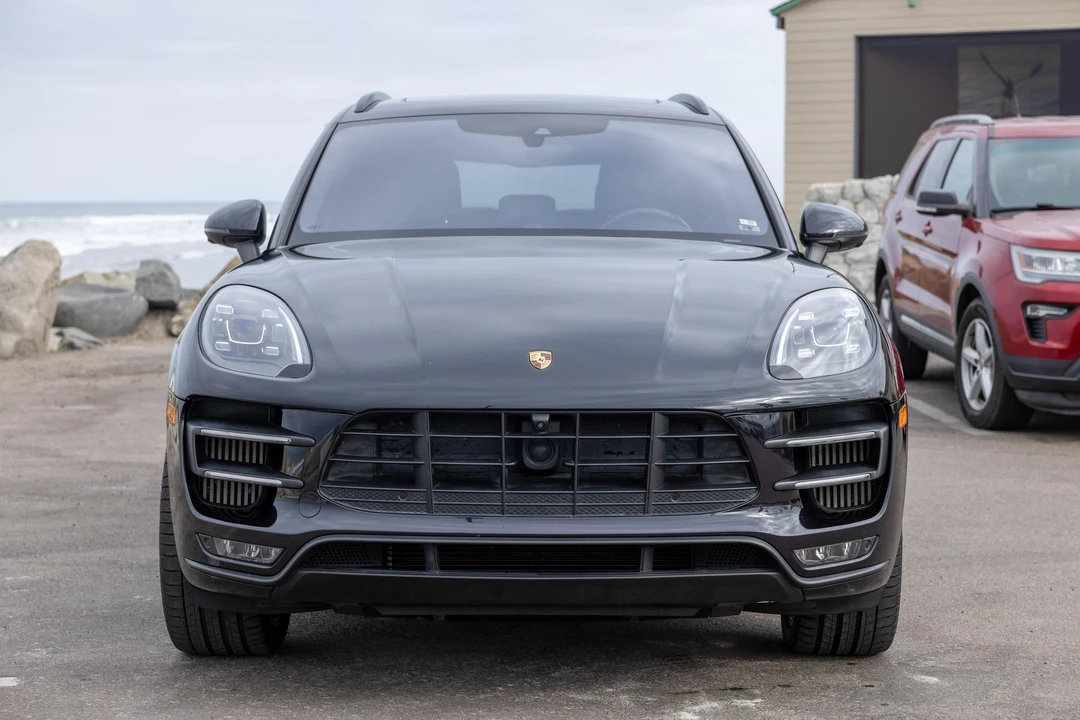 2018 Porsche Macan Turbo - Image 2 of 31