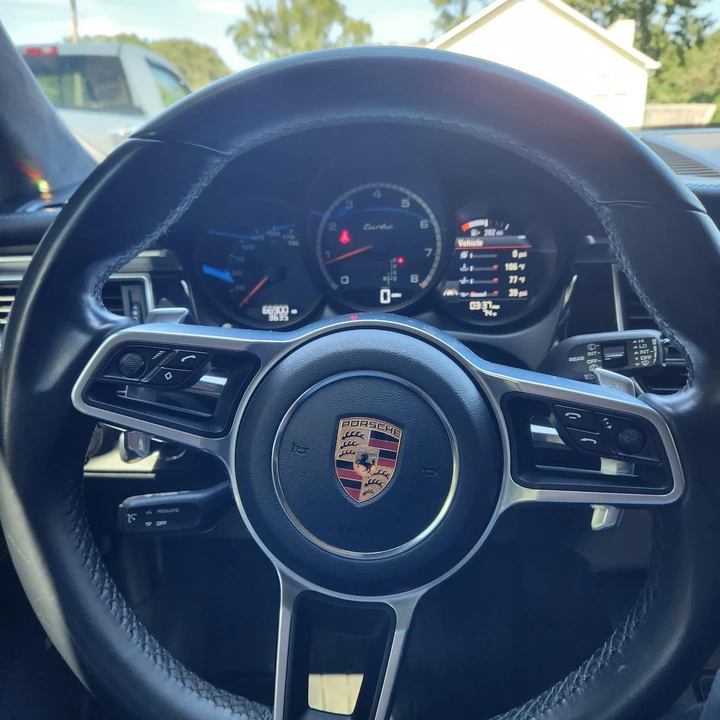 2018 Porsche Macan Turbo - Image 23 of 31