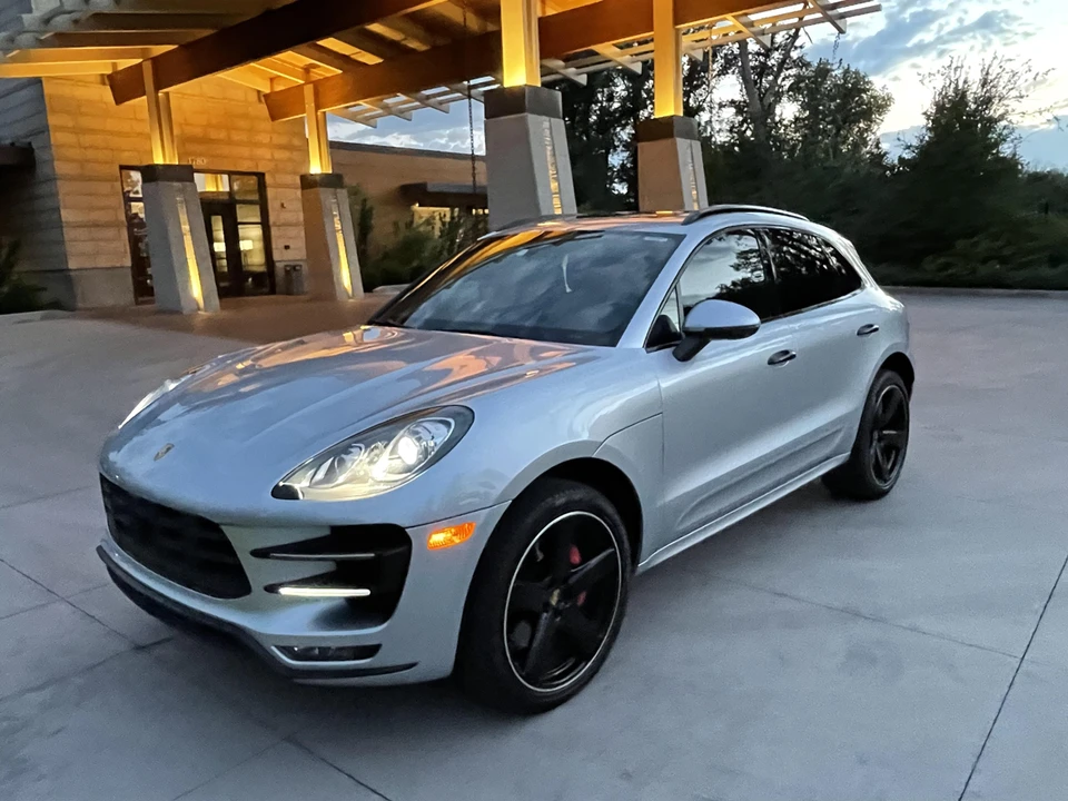 2018 Porsche Macan Turbo - Image 17 of 31