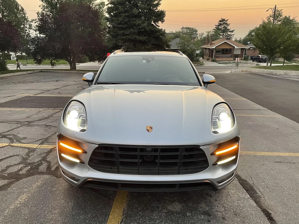 2018 Porsche Macan Turbo - Image 7 of 31