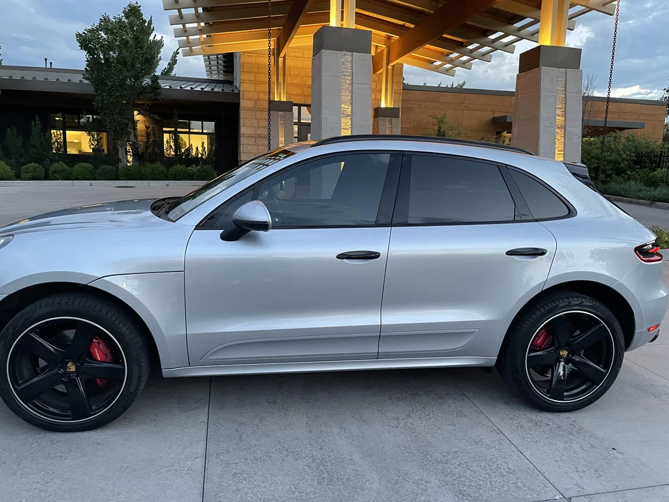 2018 Porsche Macan Turbo - Image 20 of 31
