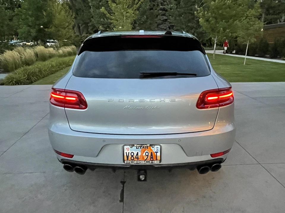 2018 Porsche Macan Turbo - Image 25 of 31