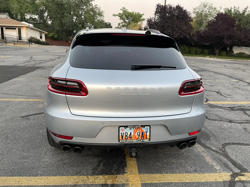 2018 Porsche Macan Turbo - Image 27 of 31