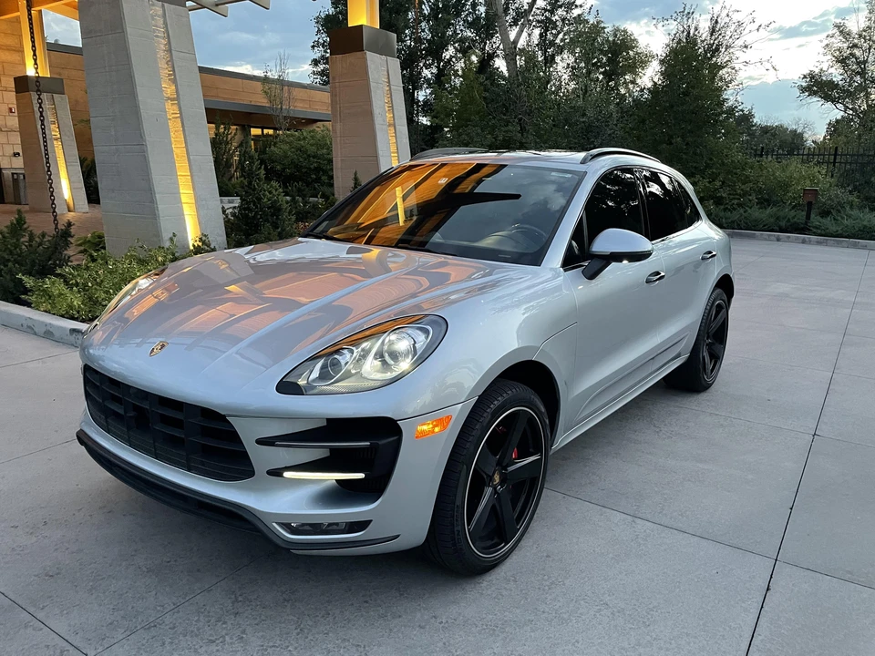 2018 Porsche Macan Turbo - Image 16 of 31