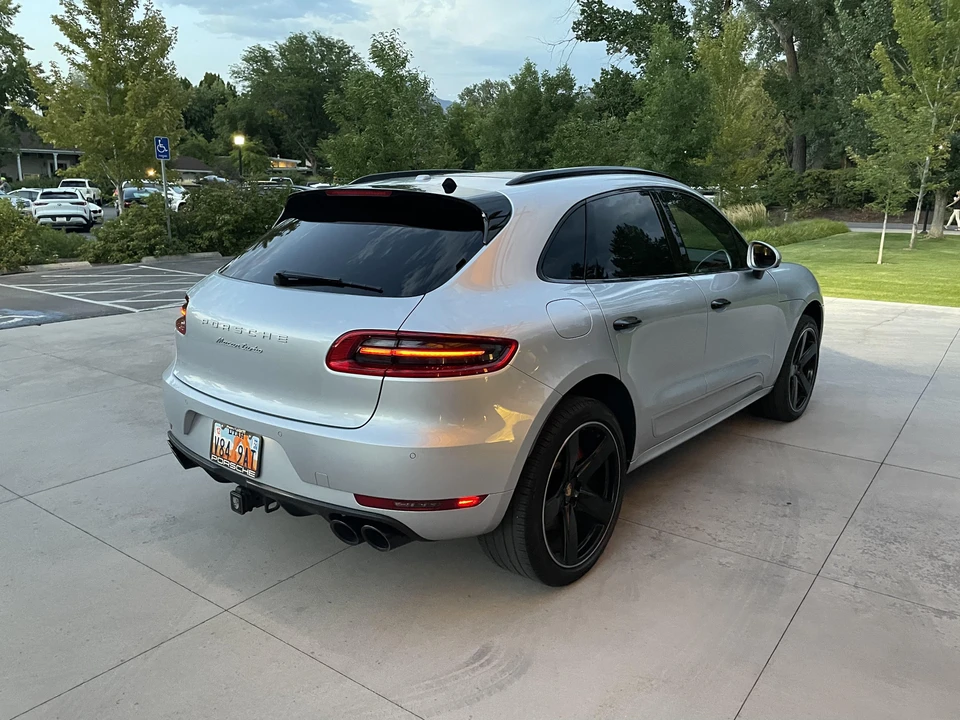 2018 Porsche Macan Turbo - Image 28 of 31
