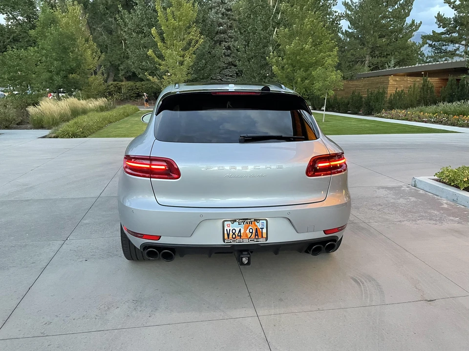 2018 Porsche Macan Turbo - Image 24 of 31