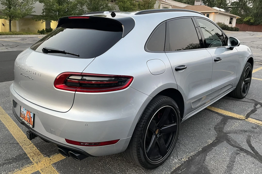 2018 Porsche Macan Turbo - Image 29 of 31