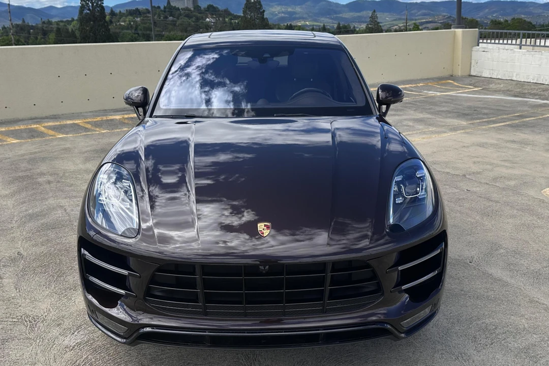 2018 Porsche Macan Turbo - Image 2 of 31